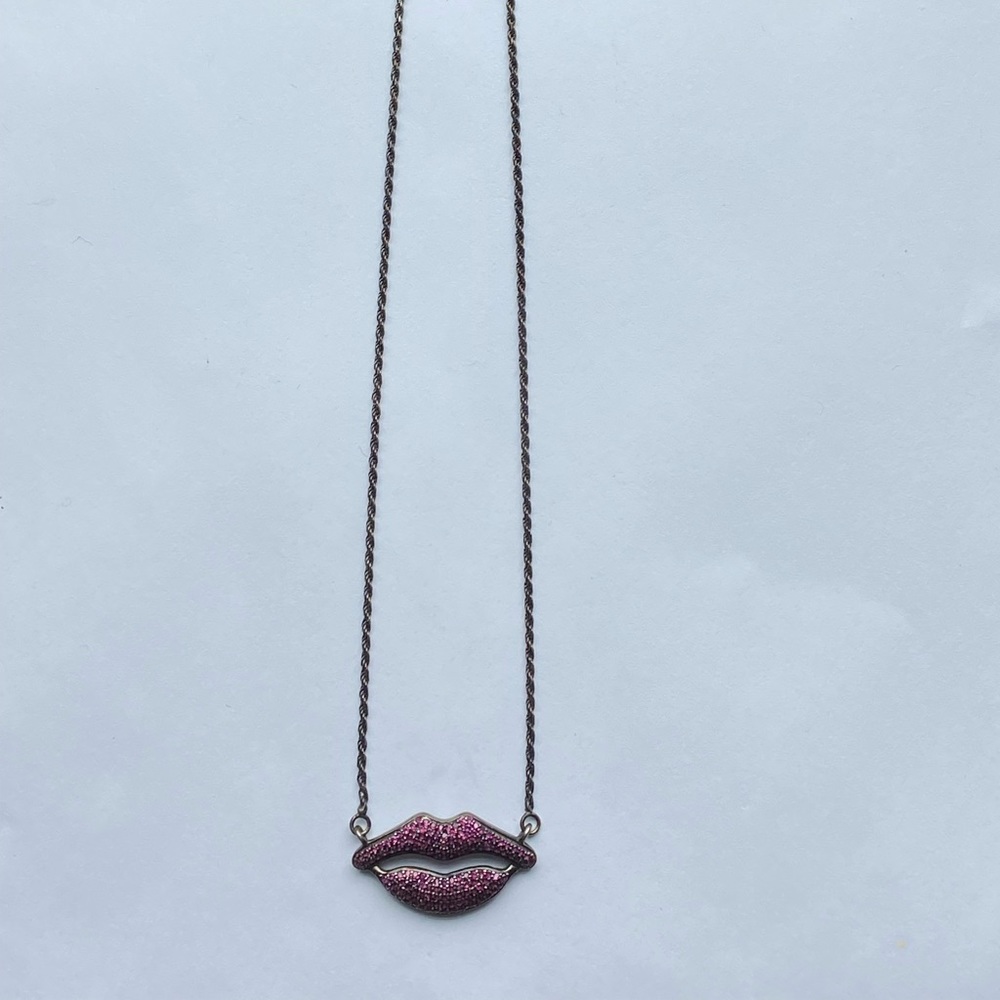 Stunning Ruby lips sterling silver necklace 17”